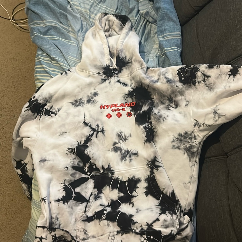 HYPLAND Naruto collection: sasuke and itachi tie die collab. 2 XL (runs small)